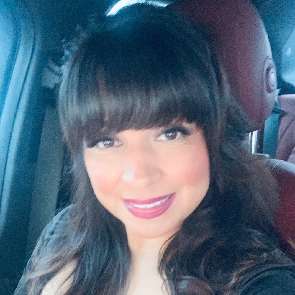 Meet your Posher, Cynthia